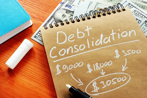 taking notes about debt consolidations